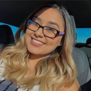 Meet your Posher, Adriana